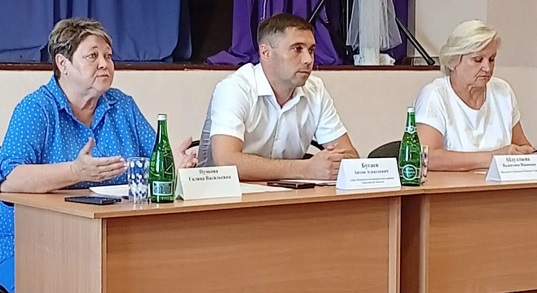 Продолжаются встречи с жителями муниципальных образований Ровенского района
