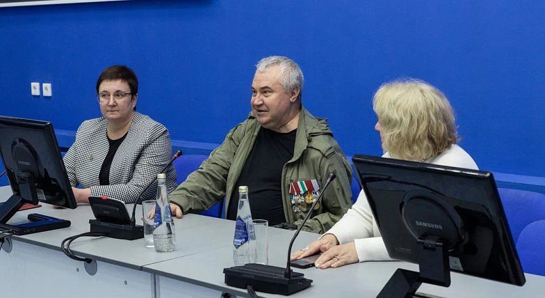 Военкор НТВ встретился с молодежью Саратова