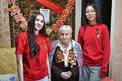 В День 80-летия Великой Победы в Великой Отечественной войне в Ровном поздравили ветеранов, тружеников тыла и вдов: Анастасию Дмитриевну Шевченко, Анну Семеновну Маслову, Нину Васильевну Иванову, Анну Павловну Суханову и Веру Петровну Точинову