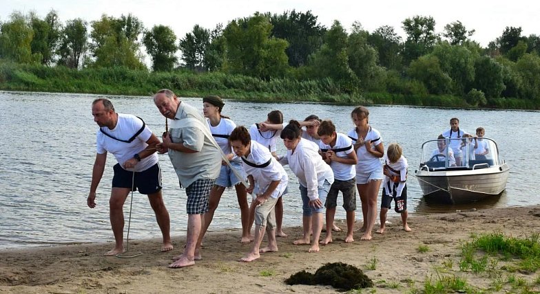 Саратовская команда получила специальный приз на конкурсе «Это у нас семейное» за воссоздание картины Ильи Репина 