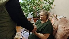 Саратовские активисты поздравили женщин-волонтёров и семьи героев с наступающим 8 Марта 