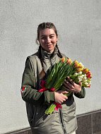 Саратовские активисты поздравили женщин-волонтёров и семьи героев с наступающим 8 Марта 