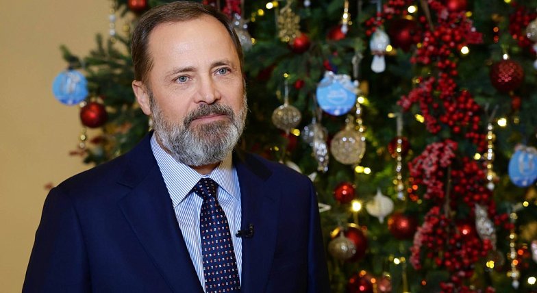 Полномочный представитель Президента Российской Федерации Игорь Комаров поздравляет жителей с наступающим Новым годом и Рождеством